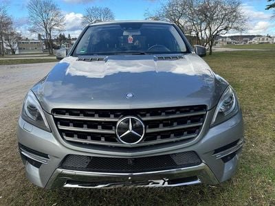 Grau Gebraucht 2015 Mercedes ML350 SUV | 21.999 € (Fairer Preis)