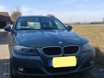 Gebraucht BMW 318 143 PS (105 kW) 2010 Grau Kombi