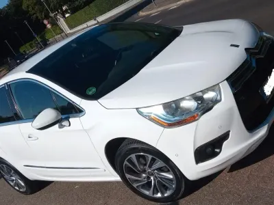 Gebraucht Citroën DS4 So Chic 111 PS (81 kW) 2011 Weiß Kleinwagen