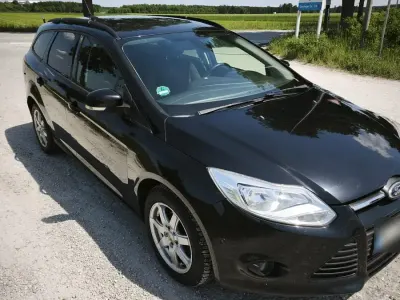 Gebraucht Ford Focus 125 PS (91 kW) 2014 Schwarz Kombi