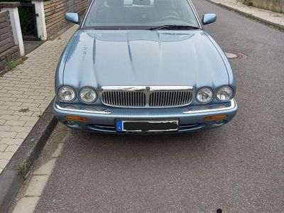Jaguar XJ8