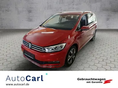 Gebraucht VW Touran Highline 150 PS (110 kW) 2022 Rot Van / Kleinbus