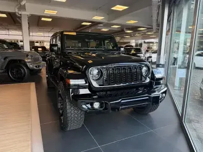 Neu Jeep Wrangler 272 PS (200 kW) 2025 Schwarz SUV