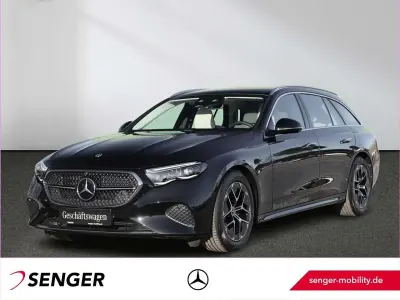 Gebraucht Mercedes E200 Avantgarde 163 PS (119 kW) 2026 Lack nautikblau Kombi