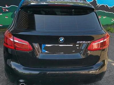 BMW 225