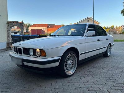 Usata BMW 520 M Sport 129 CV (94 kW) 1989 Bianco Berlina