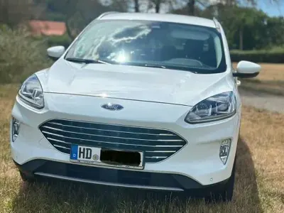 Gebraucht Ford Kuga Titanium 225 PS (165 kW) 2022 Weiß SUV