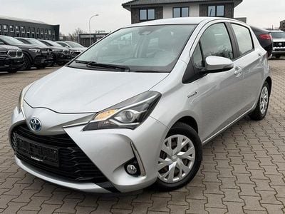 Gebraucht Toyota Yaris Hybrid 101 PS (74 kW) 2019 Silber Limousine