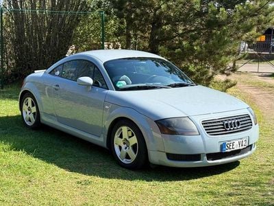Second-hand Audi TT Sport 179 CP (131 kW) 2002 Gri Coupe
