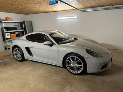 Porsche 718 Cayman