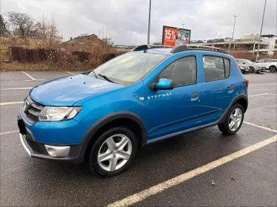 Gebraucht Dacia Sandero 90 PS (66 kW) 2014 Blau Kleinwagen