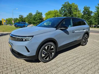 Neu Opel Grandland X 145 PS (106 kW) 2026 Grafik grau/dach schwarz SUV