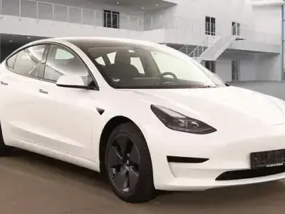 Gebraucht Tesla Model 3 RWD 239 kW (325 PS) 2022 Schwarz Limousine