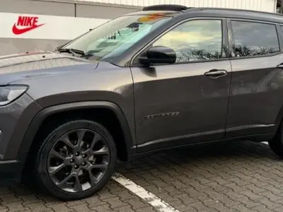 Gebraucht Jeep Compass 150 PS (110 kW) 2021 Grau SUV