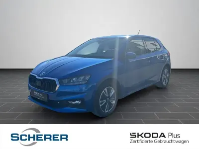 Gebraucht Skoda Fabia Ambition 95 PS (69 kW) 2022 Raceblau metallic (metallic) Kleinwagen