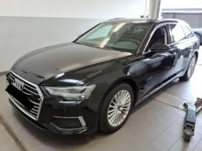 Gebraucht Audi A6 Design 265 PS (194 kW) 2022 Mythosschwarz metallic Kombi