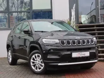 Käytetty Jeep Compass 131 HP (96 kW) 2024 Musta Katumaasturi