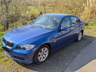 Gebraucht BMW 318 129 PS (94 kW) 2007 Blau Limousine