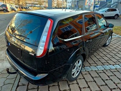 Gebraucht Ford Focus Viva 109 PS (80 kW) 2011 Schwarz Kombi