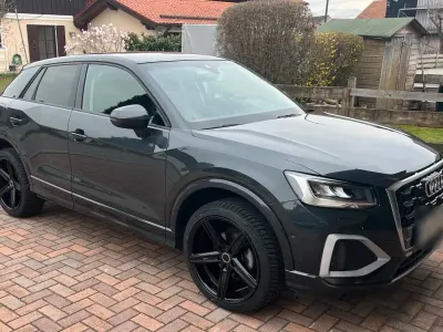 Gebraucht Audi Q2 Advanced 150 PS (110 kW) 2023 Grau SUV