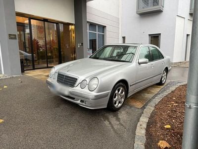 Mercedes E320