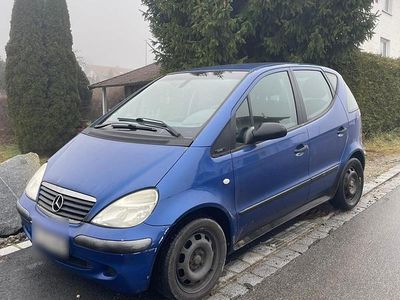 Blau Gebraucht 2002 Mercedes A160 Kleinwagen | 1.700 €