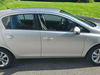 Gebraucht Opel Corsa Edition 86 PS (63 kW) 2014 Silber Kleinwagen