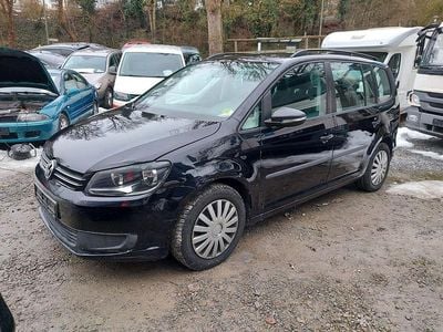 Schwarz Gebraucht 2011 VW Touran Trendline Van / Kleinbus | 2.850 € (Teuer)