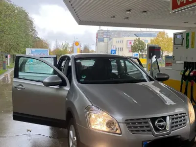 Gebraucht Nissan Qashqai 106 PS (77 kW) 2009 Grau SUV