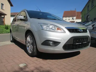 Gebraucht Ford Focus Style 101 PS (74 kW) 2008 Silber Limousine