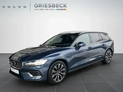 Używany Volvo V60 Plus 455 KM (334 kW) 2022 Niebieski Kombi