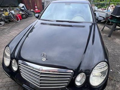 Mercedes E280