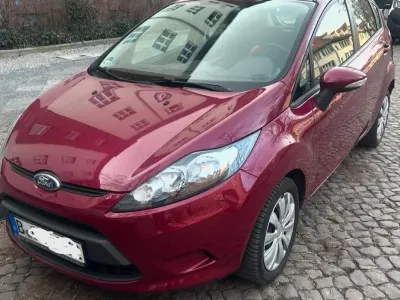 Używany Ford Fiesta 60 KM (44 kW) 2009 Czerwony Hatchback