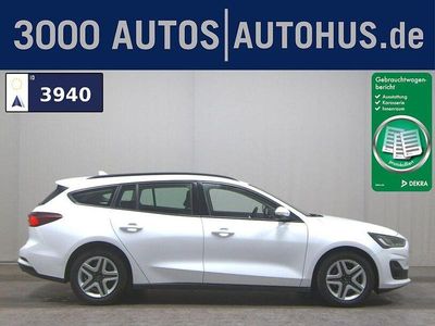 Weiss Gebraucht 2022 Ford Focus Cool & Connect Limousine | 12.280 € (Superpreis)