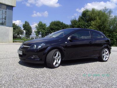 Gebraucht Opel Astra GTC 150 PS (110 kW) 2008 Schwarz metallic Coupé