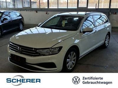 Gletscherweiß metallic (metallic) Gebraucht 2022 VW Passat Kombi | 21.450 € (Superpreis)