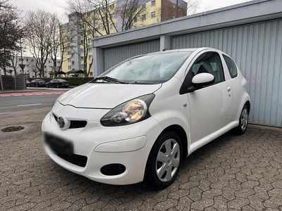 Usata Toyota Aygo 68 CV (50 kW) 2011 Bianco Utilitaria