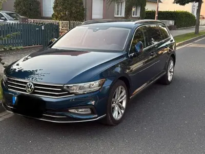 Usata VW Passat Elegance 150 CV (110 kW) 2019 Blu Station wagon