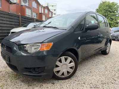 Gebraucht Mitsubishi Colt Inform 75 PS (55 kW) 2009 Grau Kleinwagen