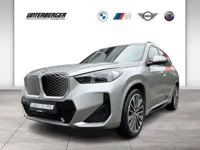 Neu BMW iX1 M Sport 150 kW (204 PS) 2026 Spacesilber SUV