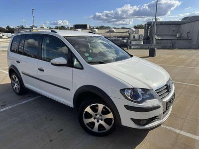VW Touran Cross