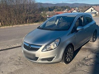Używany Opel Corsa 80 KM (58 kW) 2010 Srebrny Hatchback