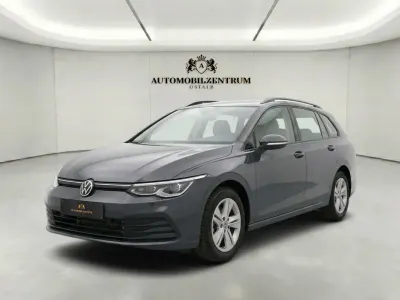 Gebraucht VW Golf VIII 131 PS (96 kW) 2023 Grau Kombi