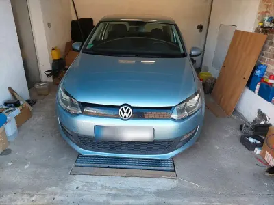 Gebraucht VW Polo 75 PS (55 kW) 2010 Blau Kleinwagen
