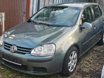 Usata VW Golf IV 105 CV (77 kW) 2004 Berlina