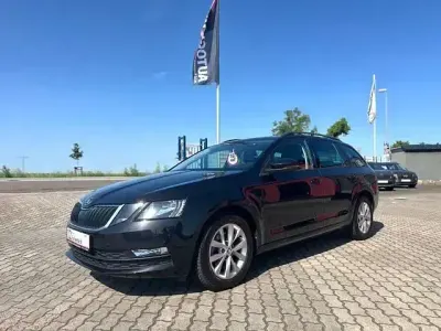 Gebraucht Skoda Octavia Tour 150 PS (110 kW) 2020 Schwarz Kombi
