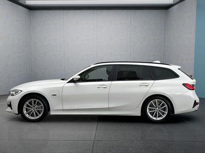 BMW 330e
