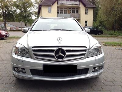 Gebraucht Mercedes C220 Avantgarde 170 PS (125 kW) 2009 Silber metallic Kombi