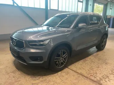 Gebraucht Volvo XC40 Momentum 190 PS (139 kW) 2019 Osmium grey SUV