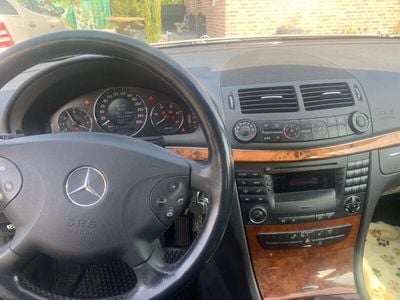 Mercedes E220